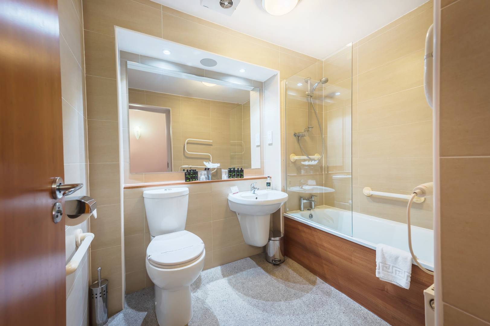 Bathroom, Mansley Serviced Apartments