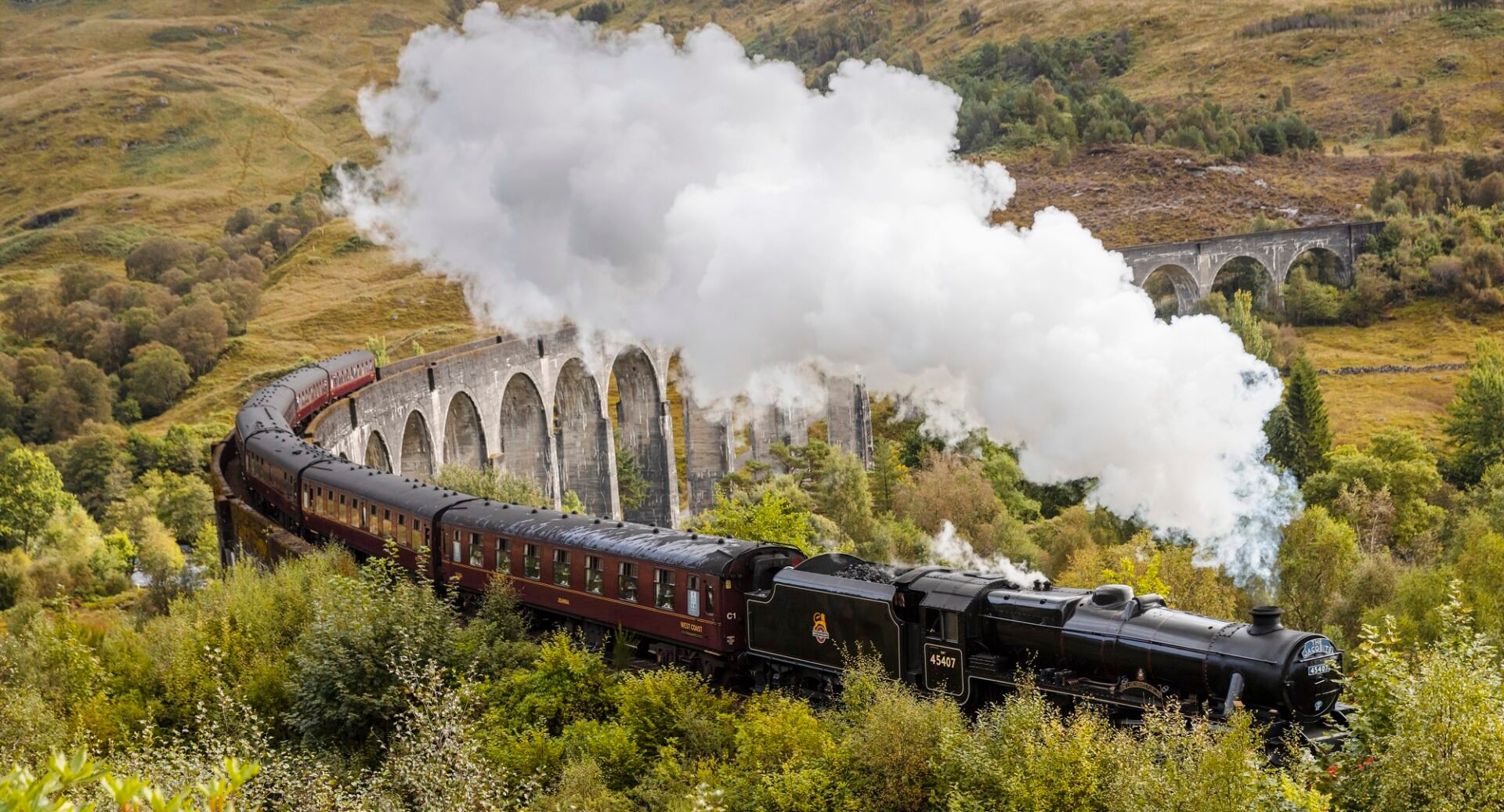 Jacobite Steam Train Glenfinnan Viaduct