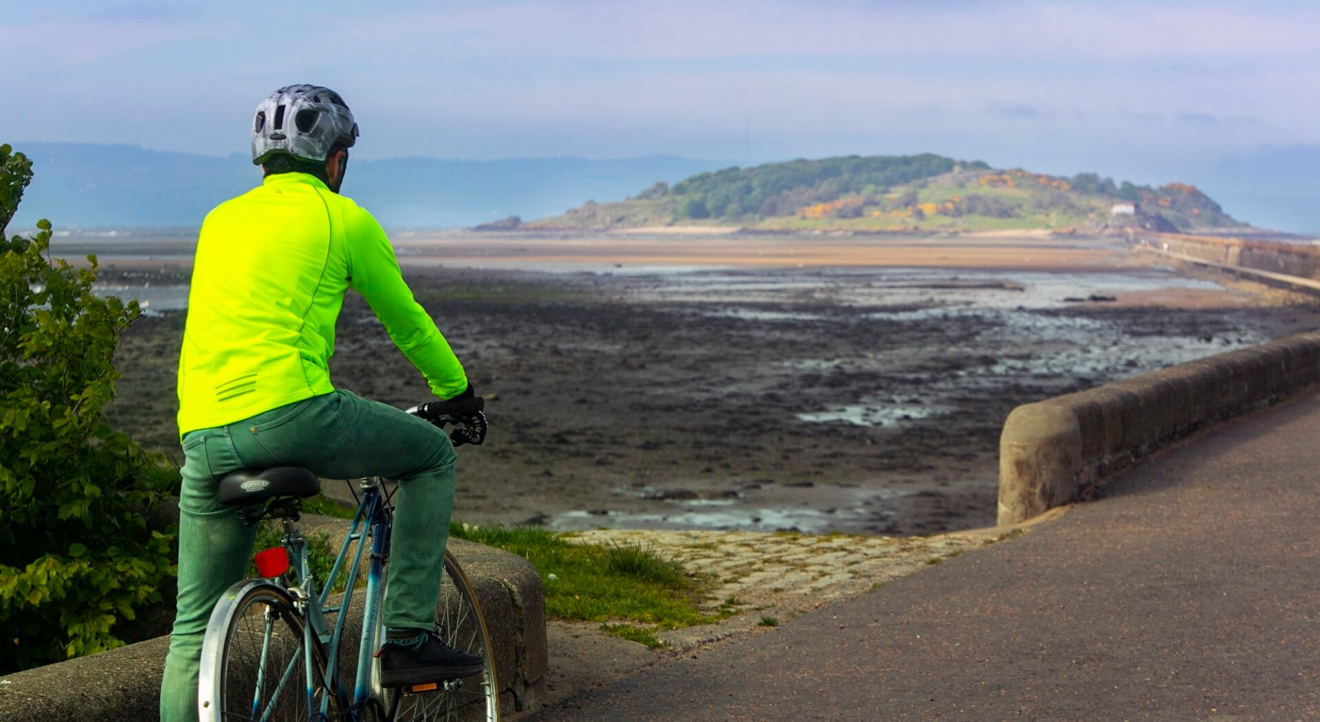 Cramond Island, Cyclist