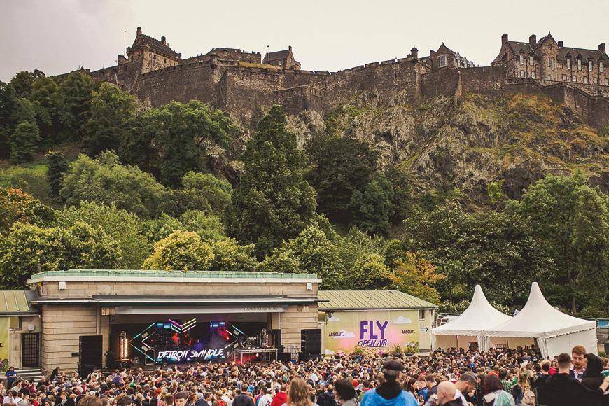 Crowd gathered at Ross Bandstand for a show.