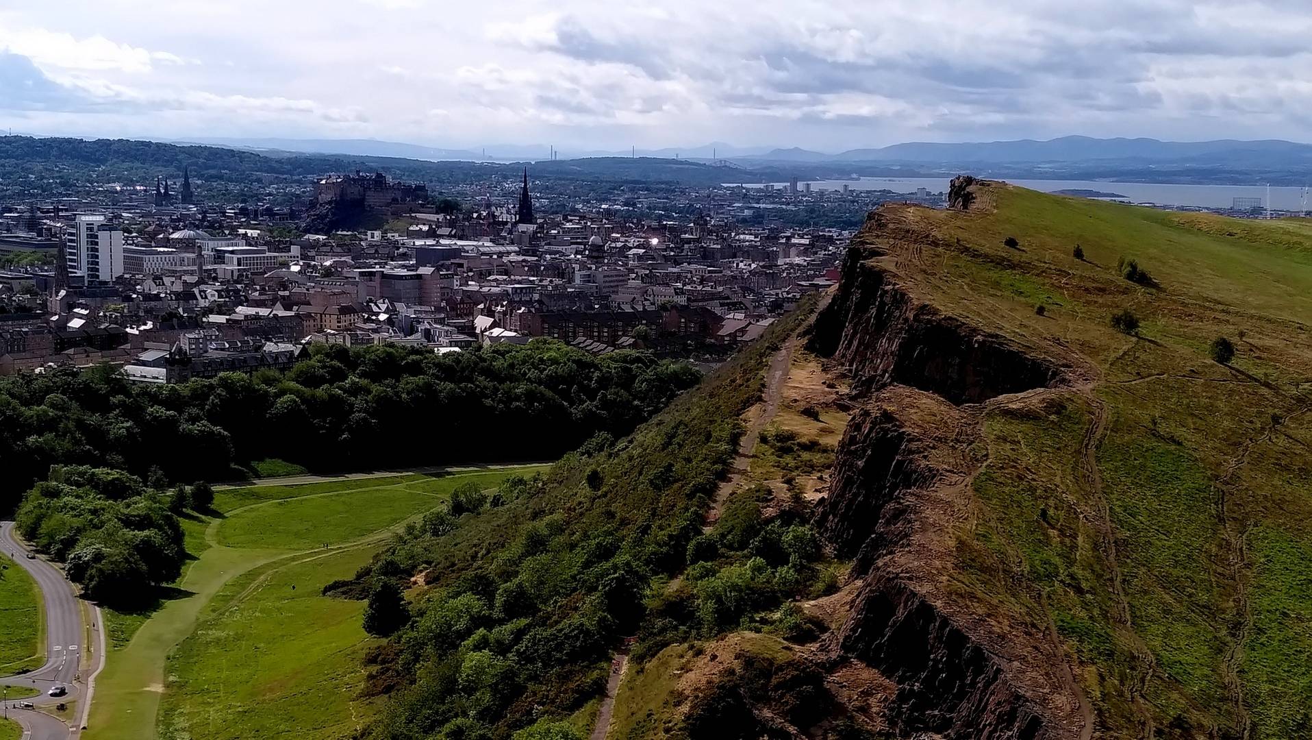 Holyrood Park: view from Arthur's Seat looking to Salisbury Crags and Edinburgh Castle, Angus Miller, Geowalks