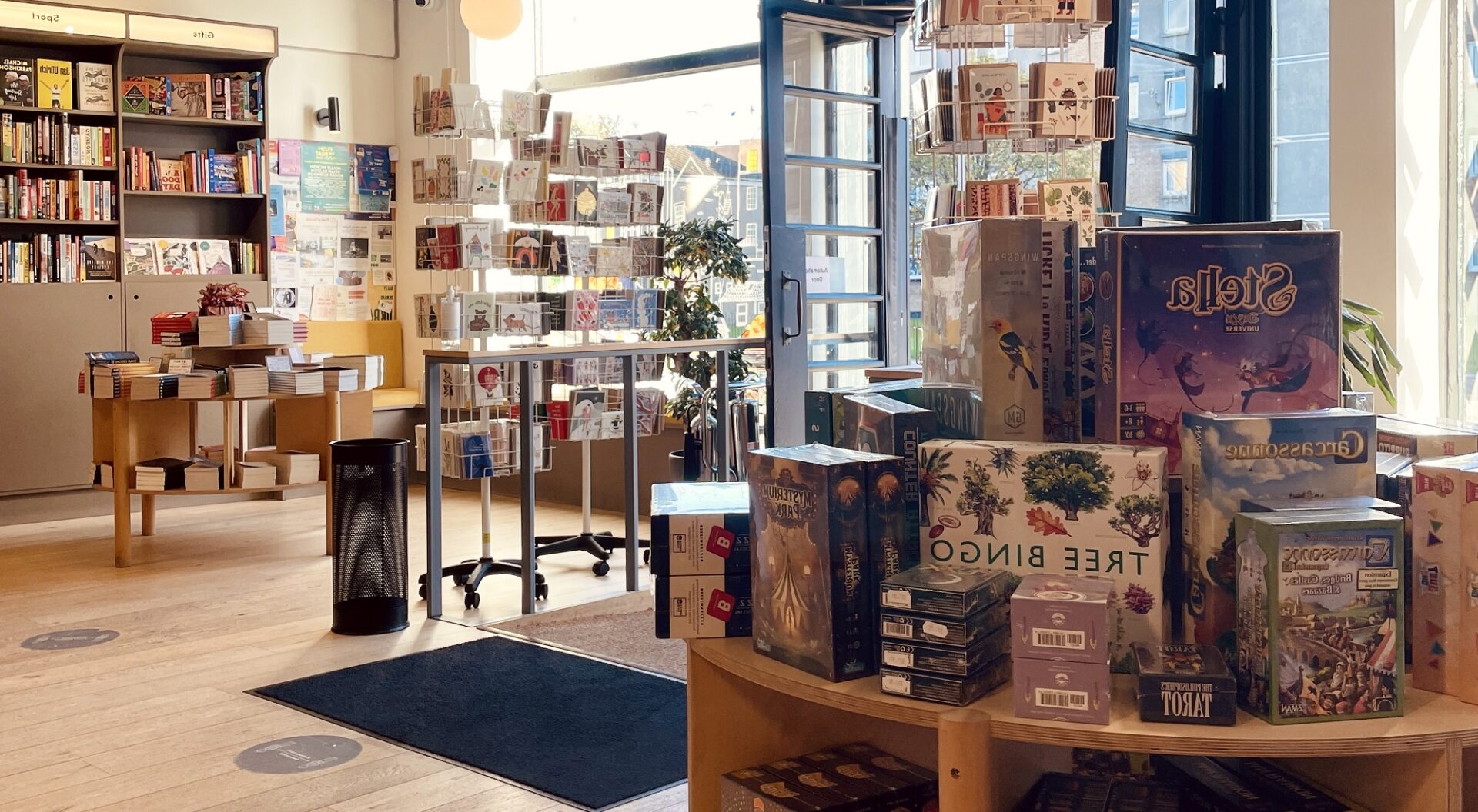 portobello bookshop table