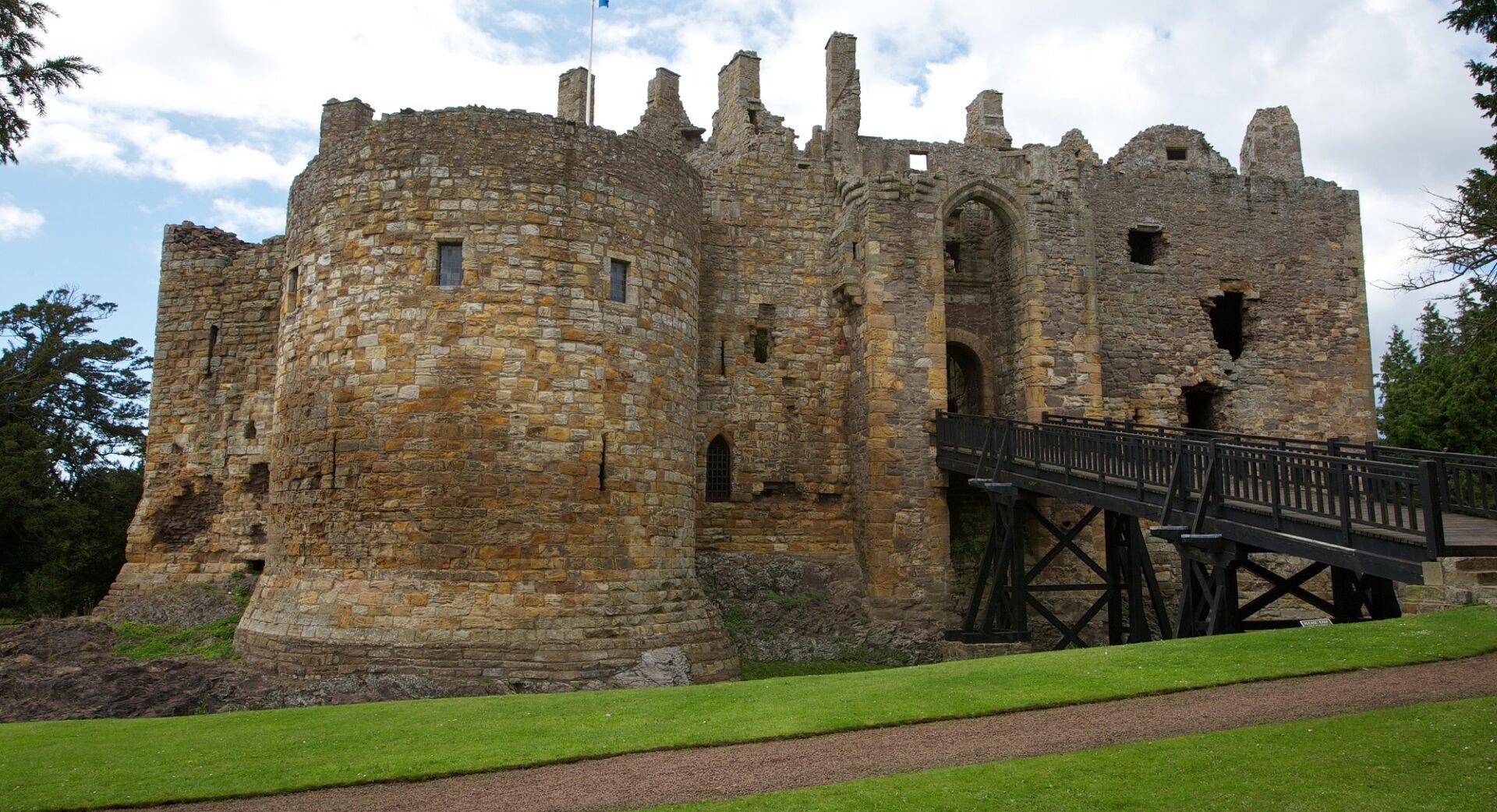 Dirleton-Castle