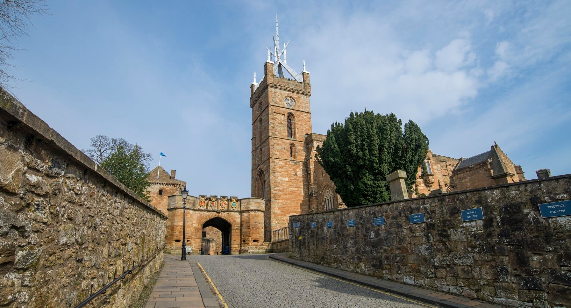 Entrance to Linlithgow Palace and St Michael's Parish Church