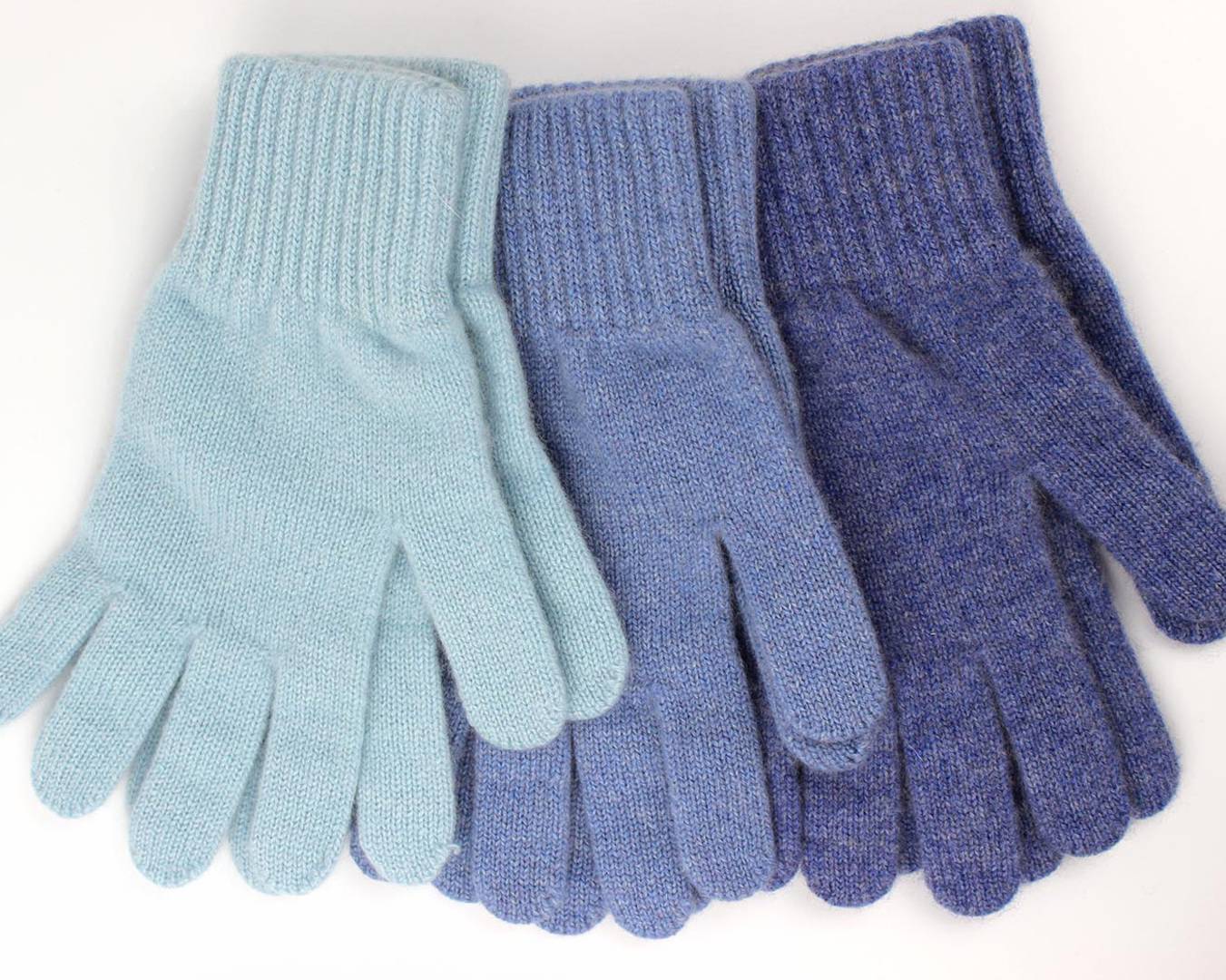 Cashmere gloves in a range of colours,© Scottish Textiles Showcase