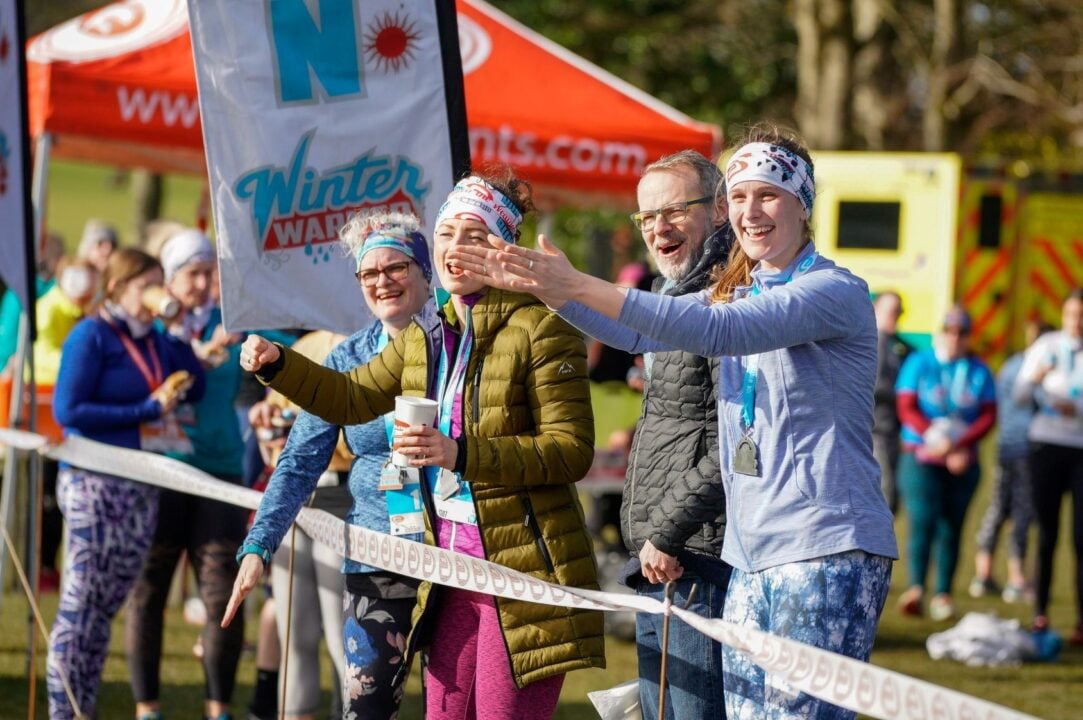 Crowd Cheering Runners MoRun