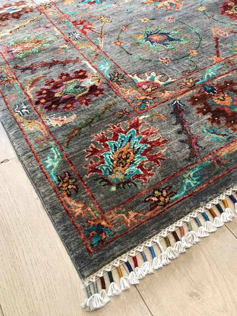 Multi-colour patterned rug