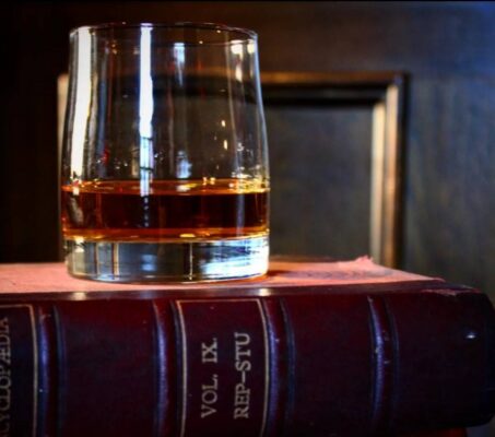 A charming Scottish Pub,© Image belongs to us