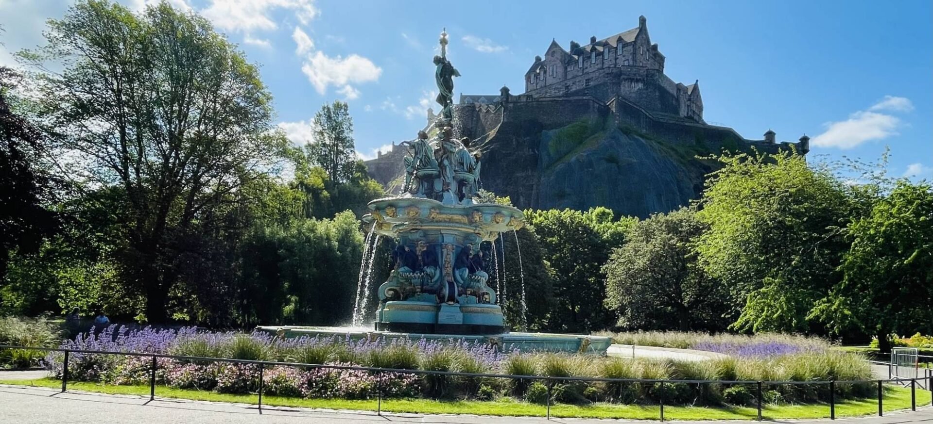 Fountain in front of Edinburgh Castle on a Summer's day