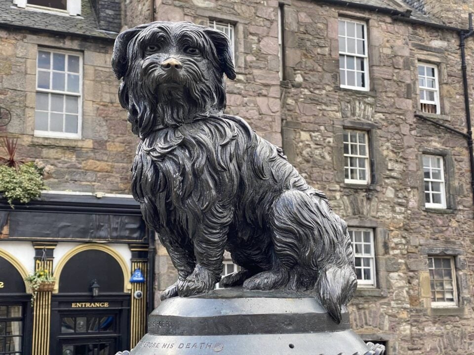 Close up of Greyfriars Bobby Statue