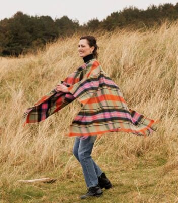 Pure Lambswool Bruce of Kinnaird Tartan Serape,© Scottish Textiles Showcase