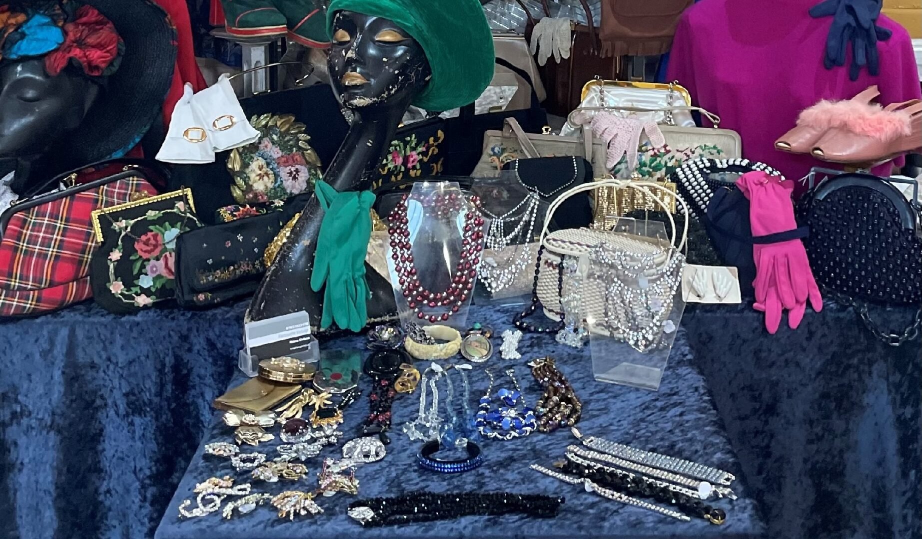 vintage jewerly and accessories on display at Spoonful of Vintage fair