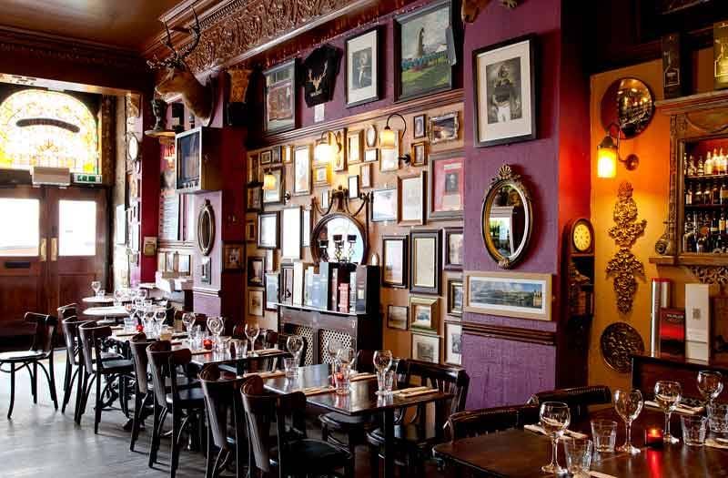 Whiski is Edinburgh's leading Scottish bar and restaurant in the Royal Mile