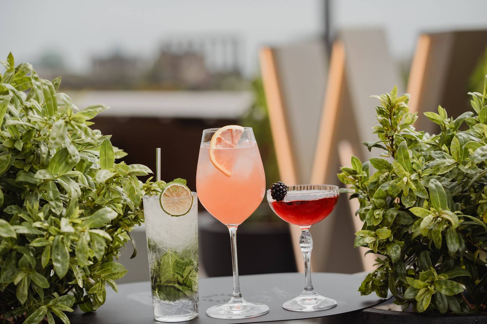 W Deck cocktails with Calton Hill view,© Marriott International Ltd