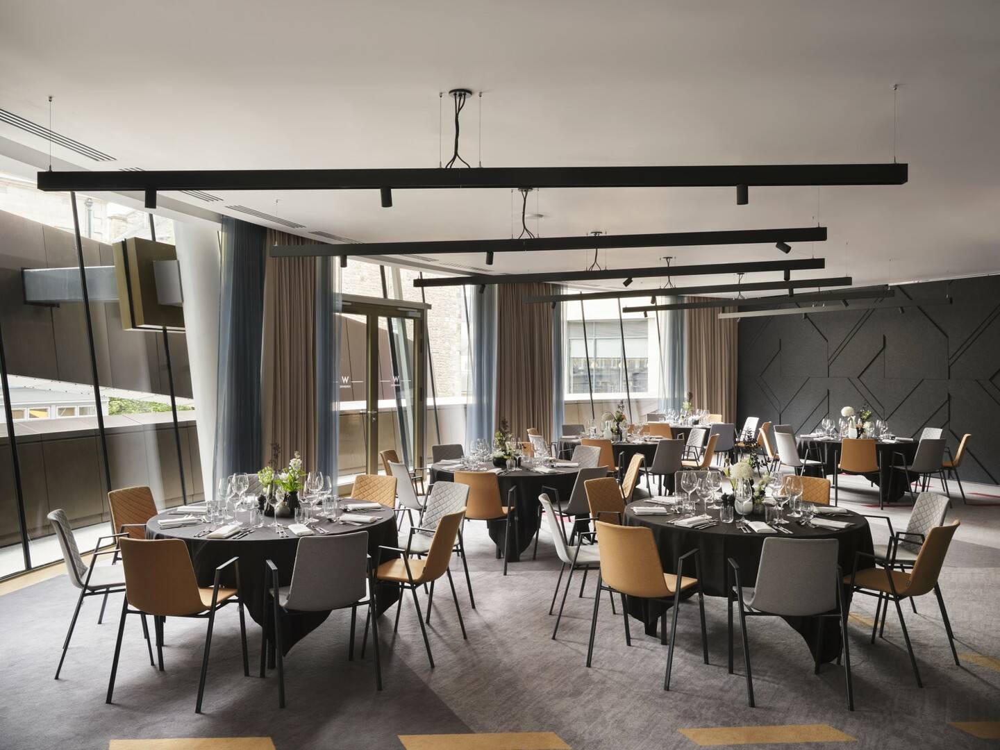 W Edinburgh Meetings and Events Studio 2 - Dinner,© Marriott International Ltd