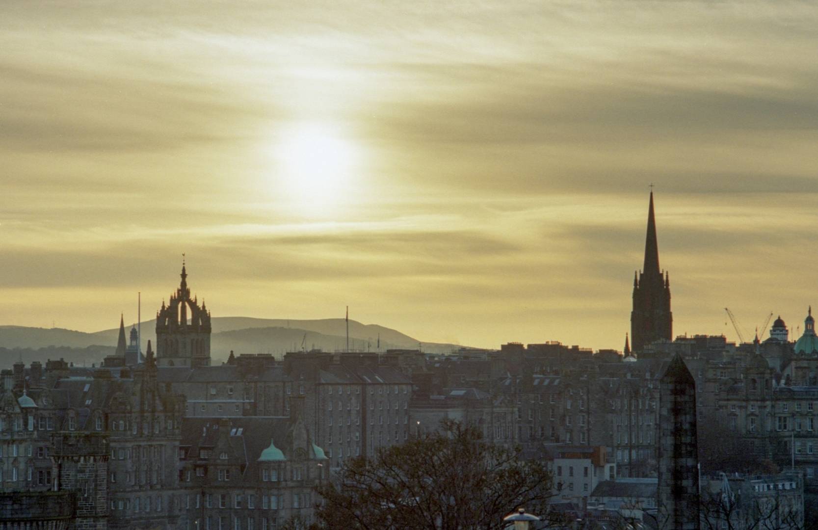 Sunrise with Edinburgh skyline