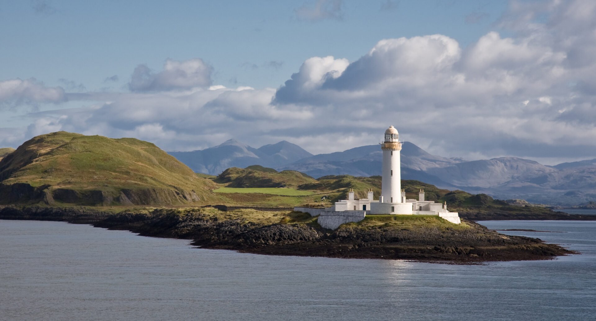 Lighthouse looking out to sea.