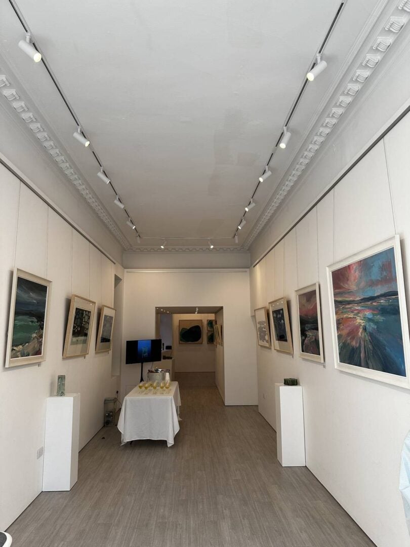 Gallery Interior,© Graystone Gallery 2024