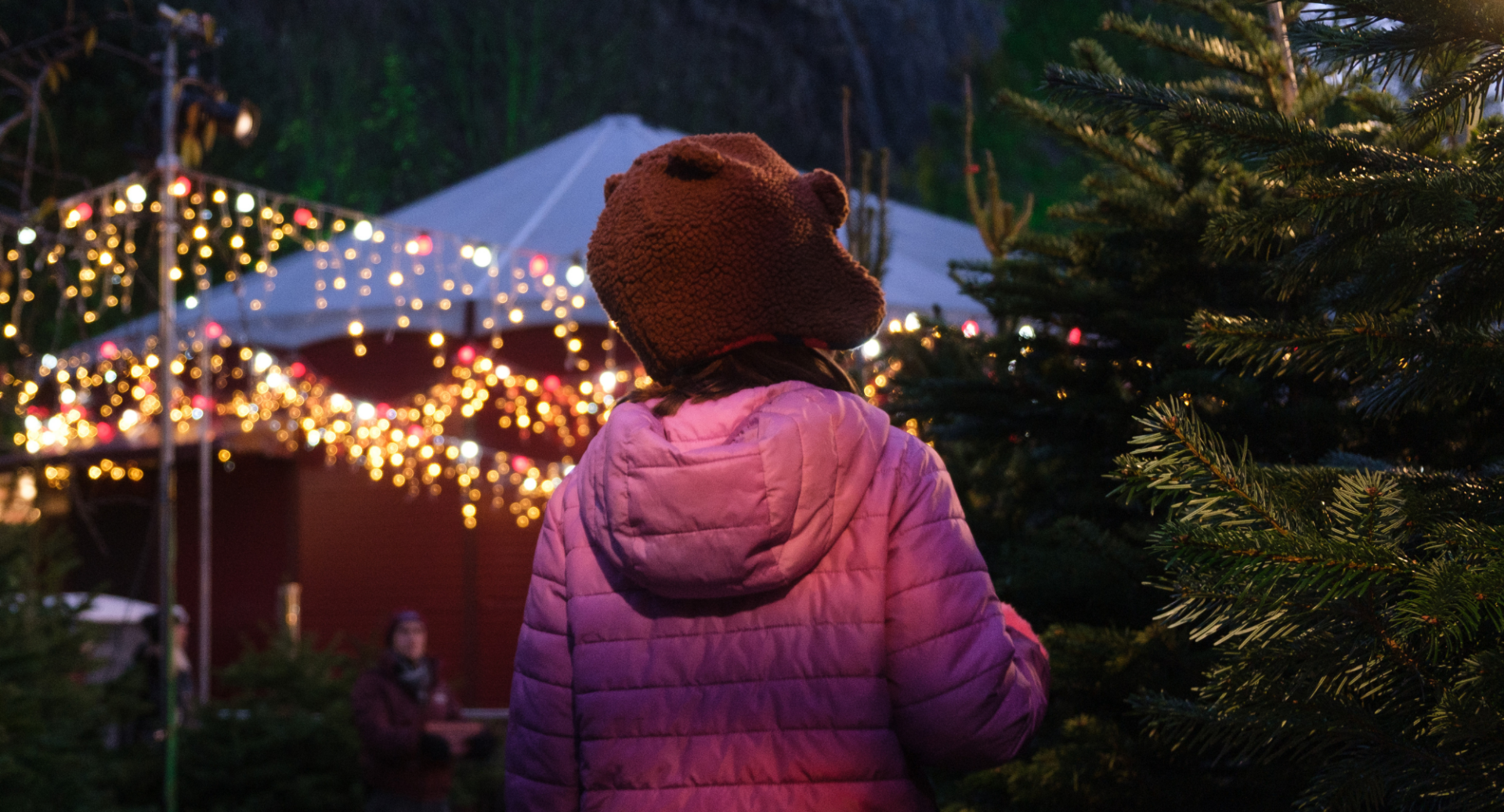 Child going around Tree Maze at Edinburgh Christmas