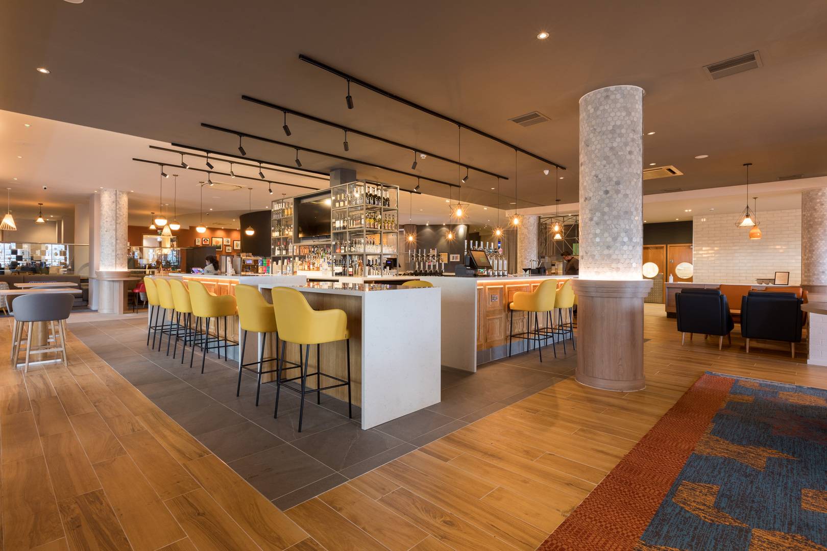 Bar and Sitting area at Holiday Inn