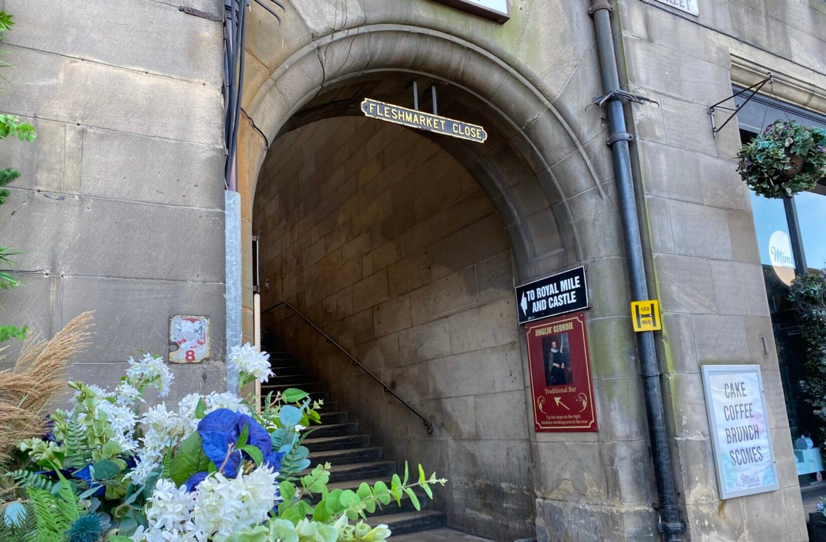 Entrance to Fleshmarket Close from Market Street