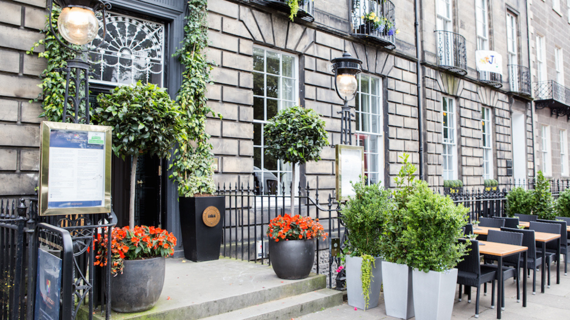 Exterior of The Scotch Malt Whisky Society, Queen Street
