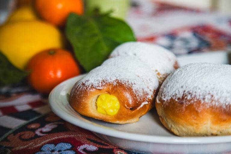 Custard roll,© Mizzica Sicilian Deli