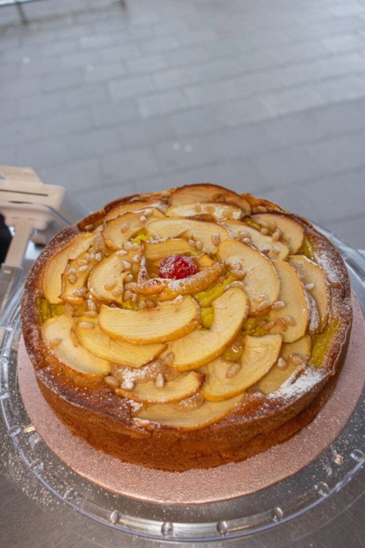 Apple pie,© Mizzica Sicilian Deli