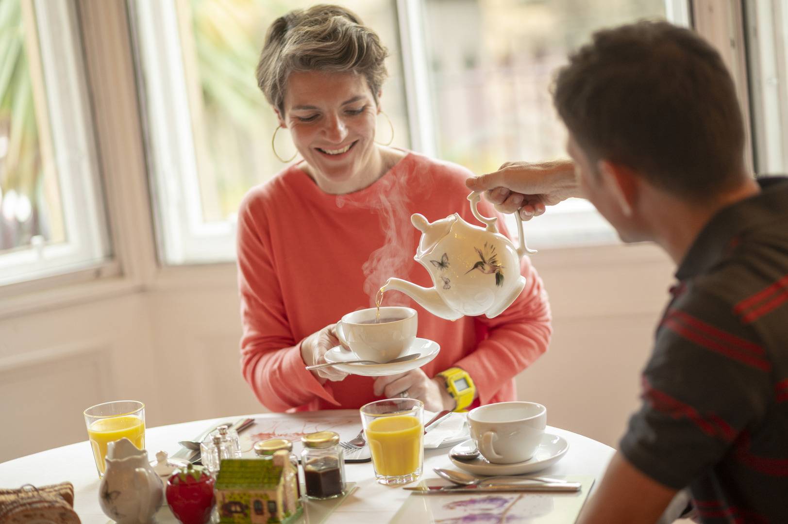 Two people having a pot of Tea at Kingsway Guest House
