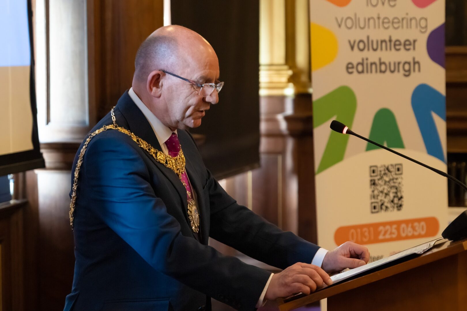 The Lord Provost speaking at a Volunteer Edinburgh event