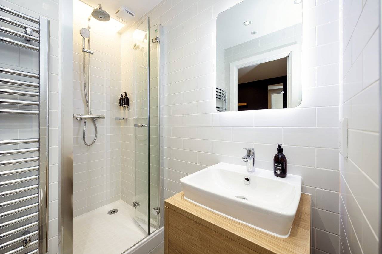 Wilde apartments bathroom