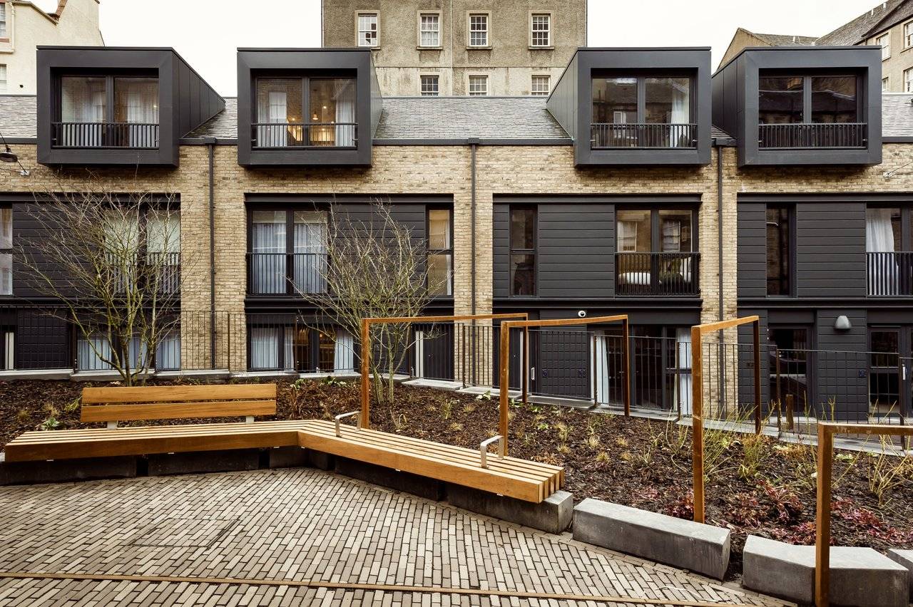 Wilde apartments outdoor sitting area