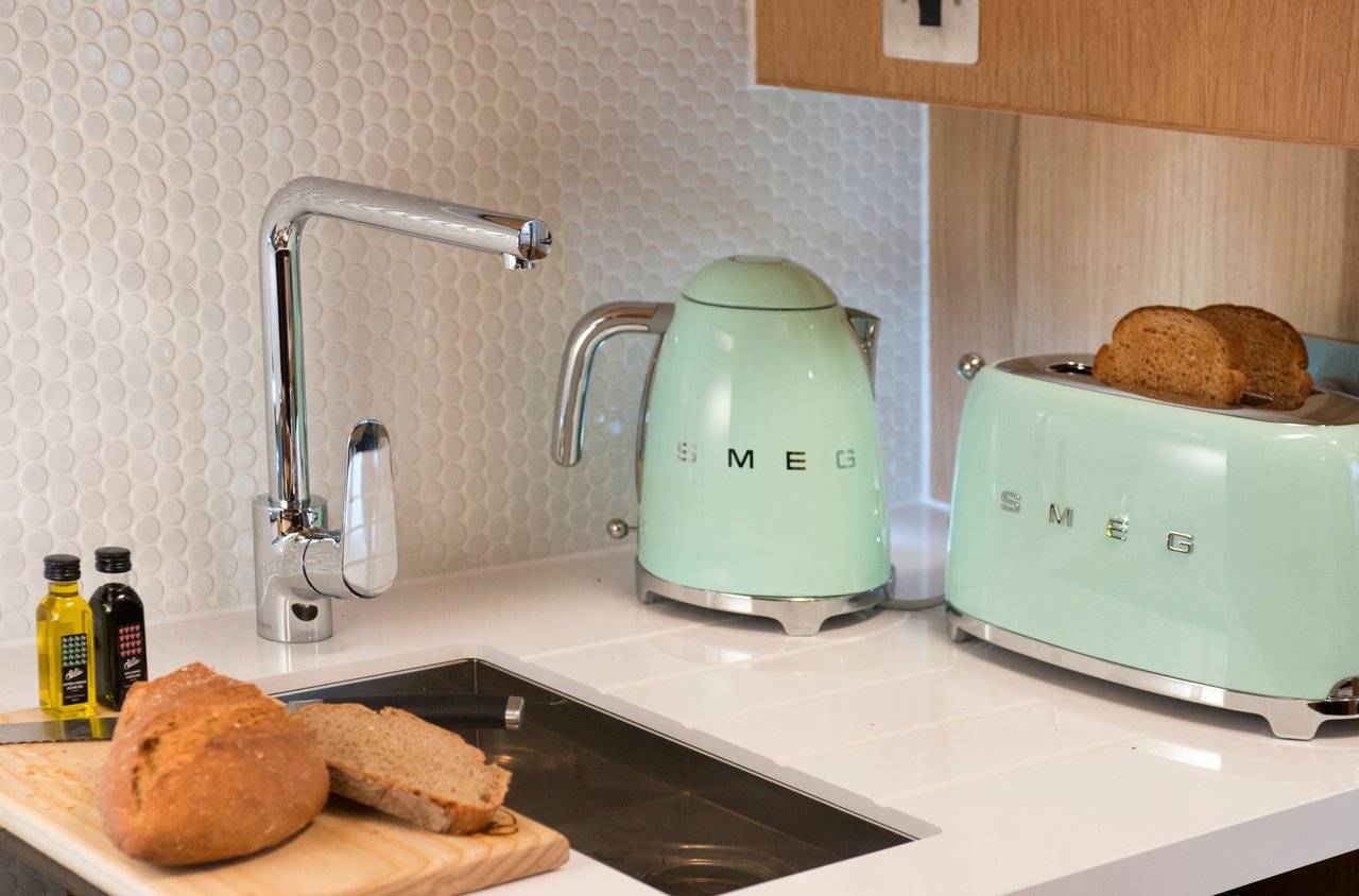 Wilde apartments kettle and toaster