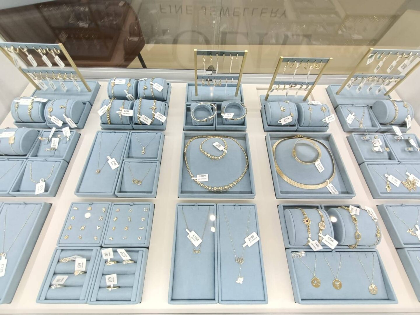 Kolié Fine Jewellery display