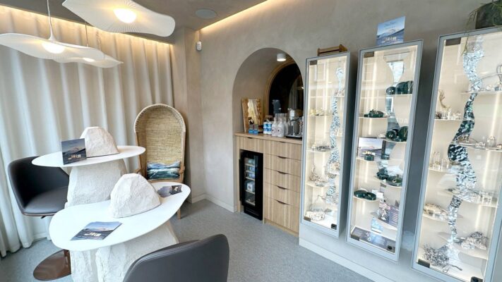 The luxurious 'Ring Bar' area upstairs at Sheila Fleet Edinburgh.