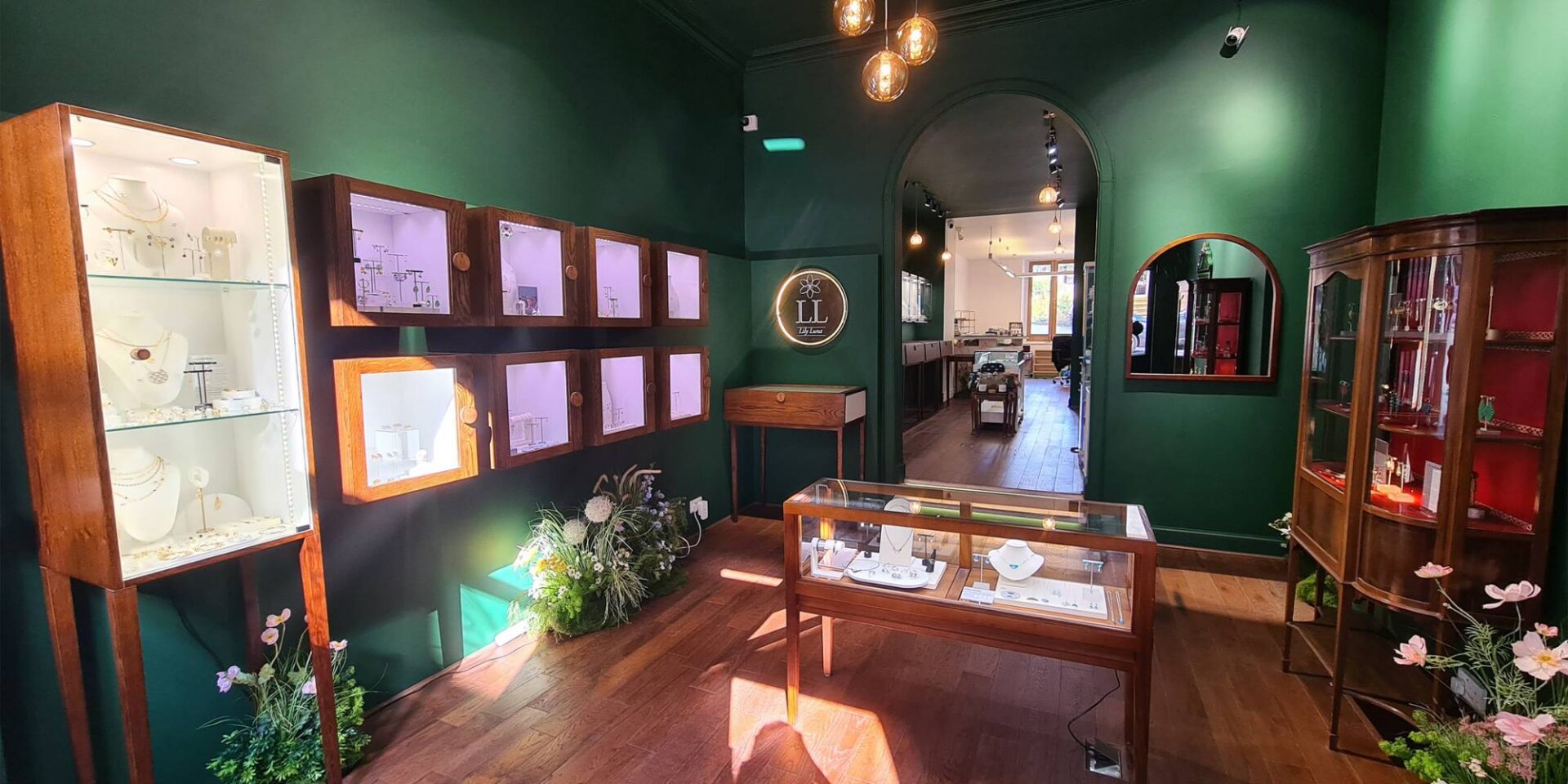 Interior photo of Lily Luna