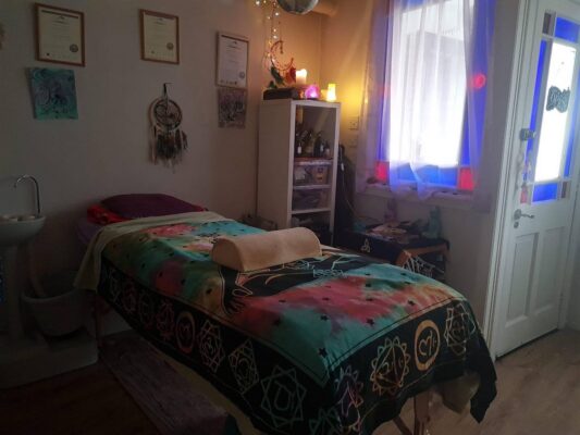 The treatment bed,© Yes