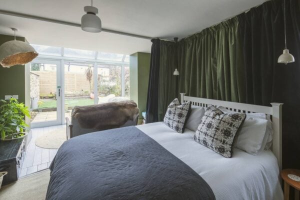 no_4_townhouse bedroom