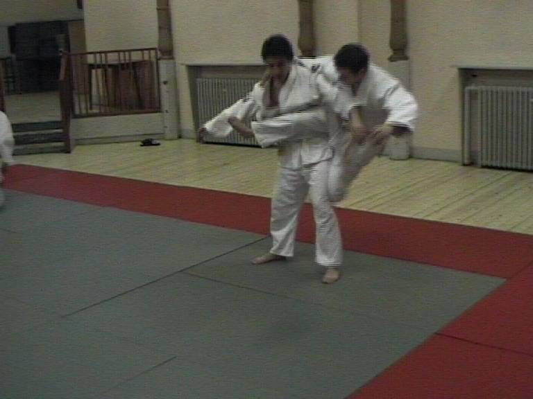 2 people participating in Jitsu