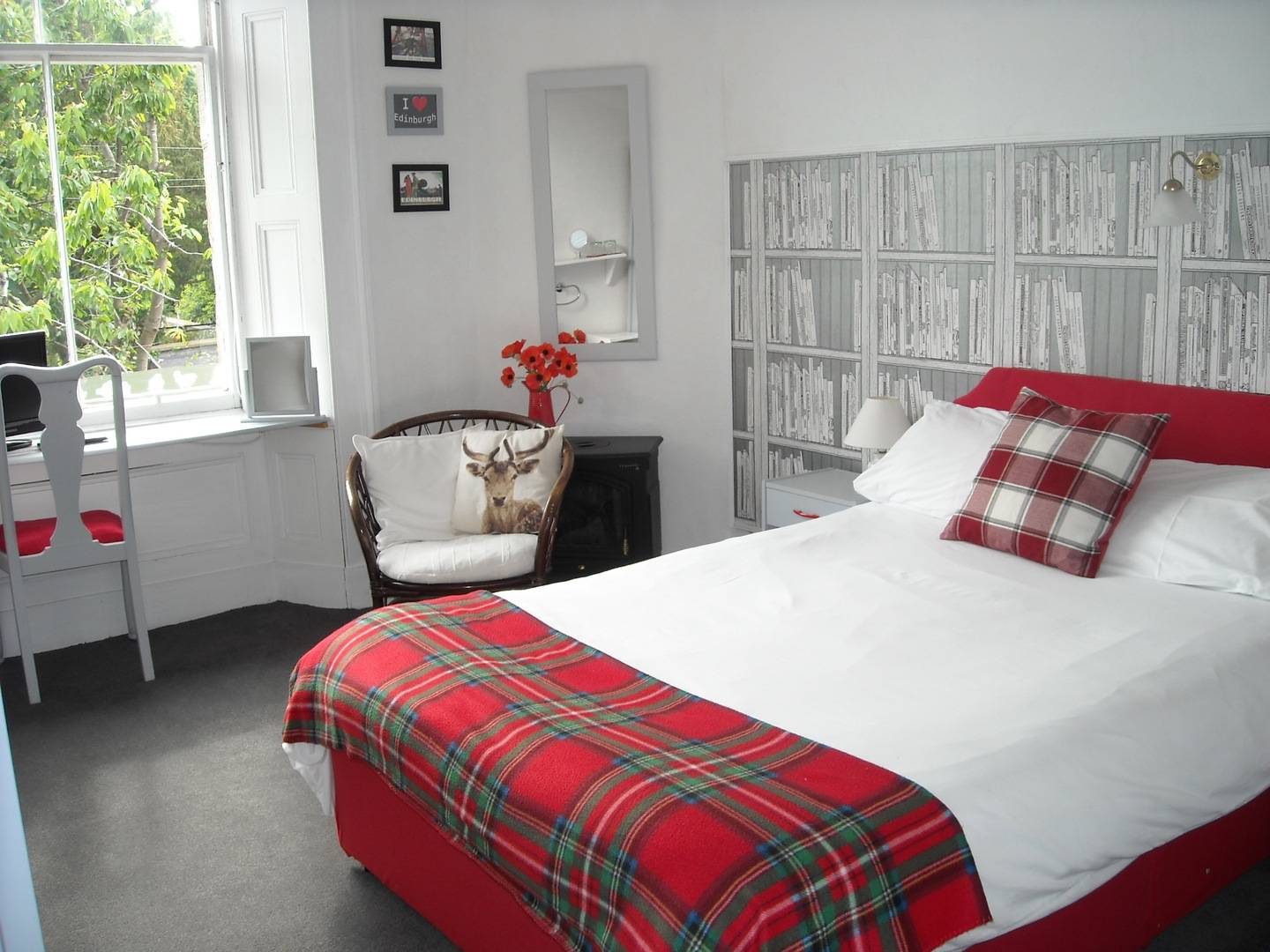 Ascot Guest House bedroom