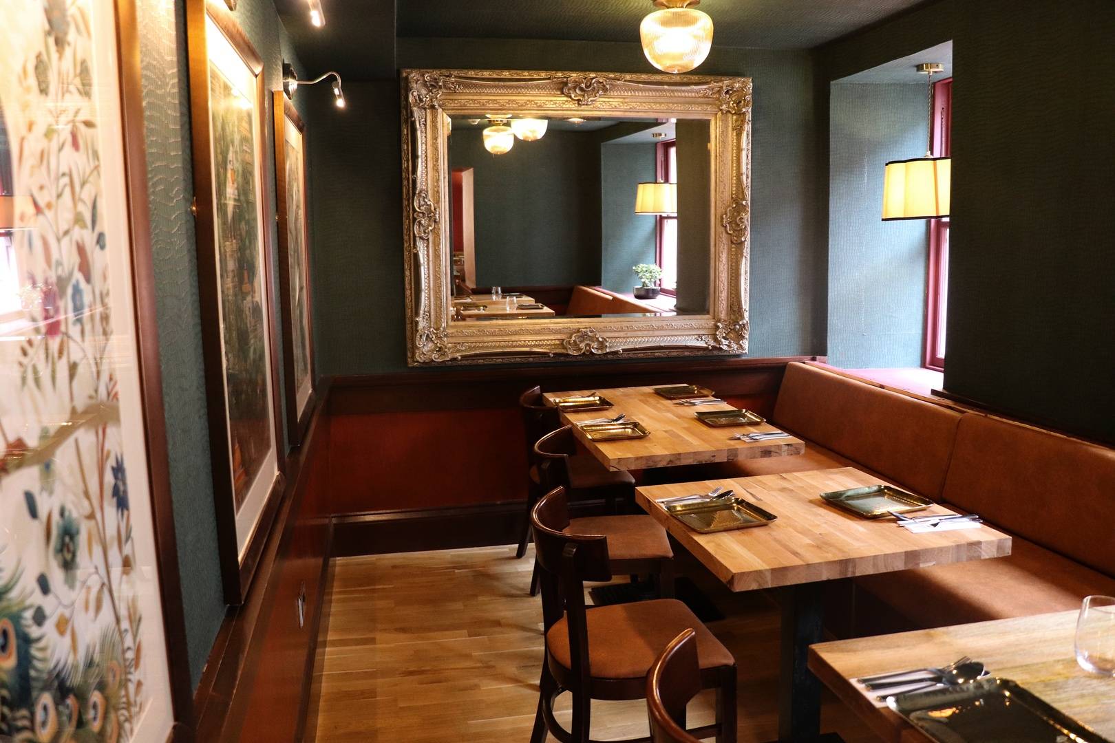 Restaurant seating at Tamil Teru