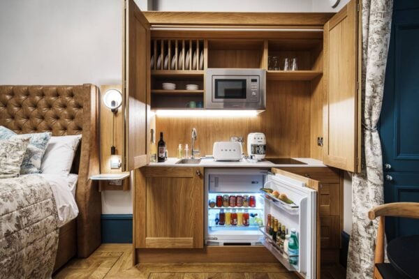 Deluxe Suite Kitchenette