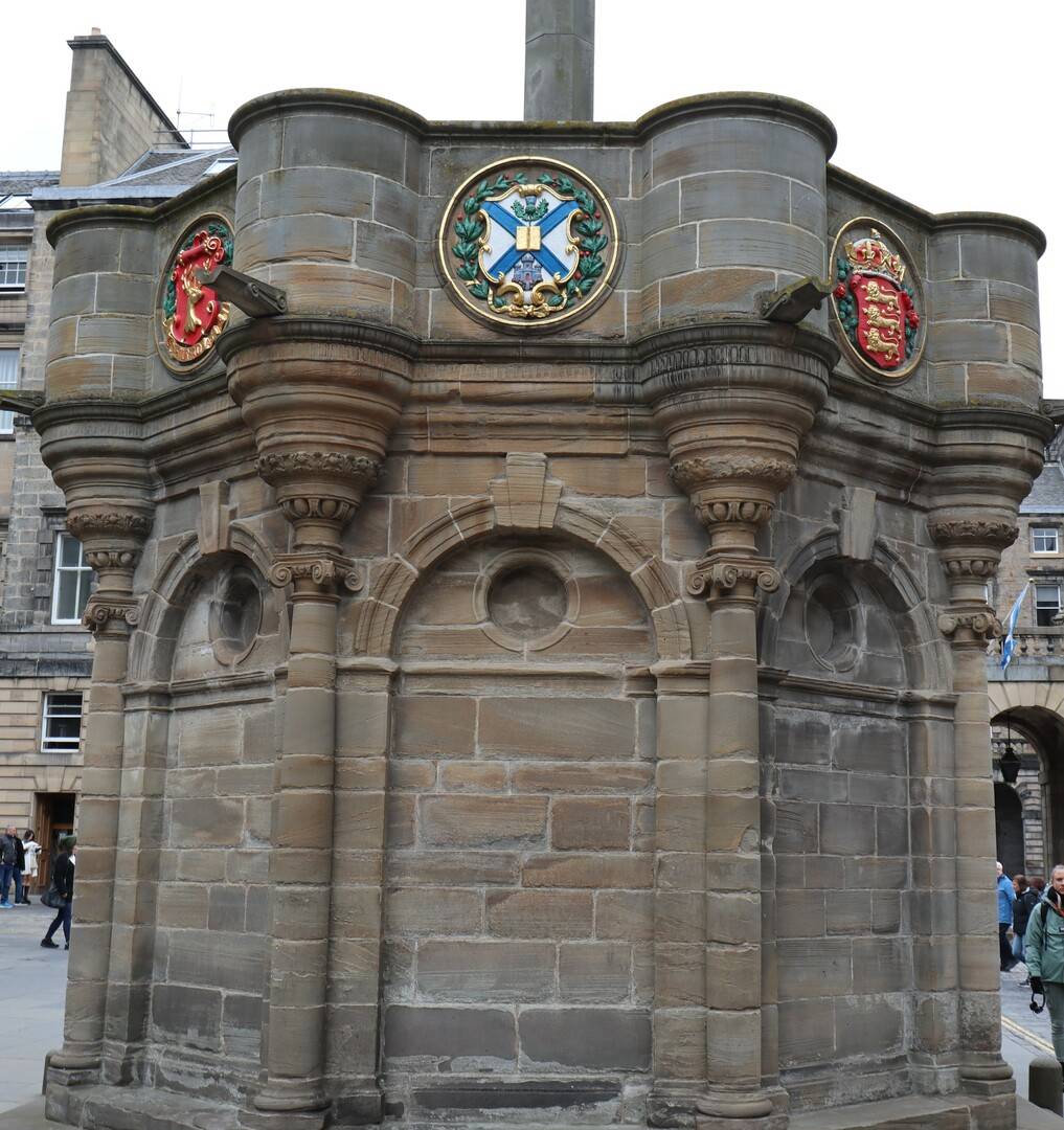 Mercat Cross