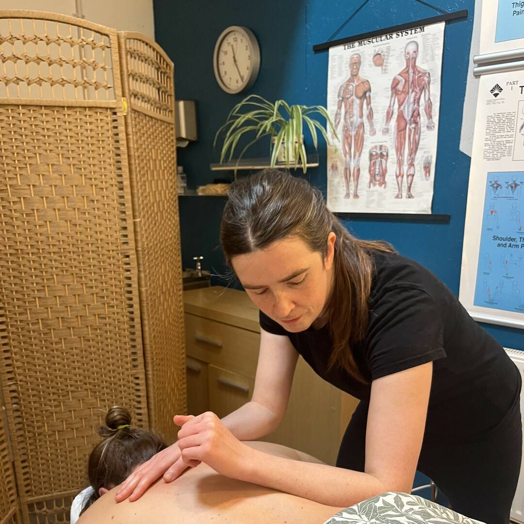Jo Craven massage therapist at work,© Jo Craven