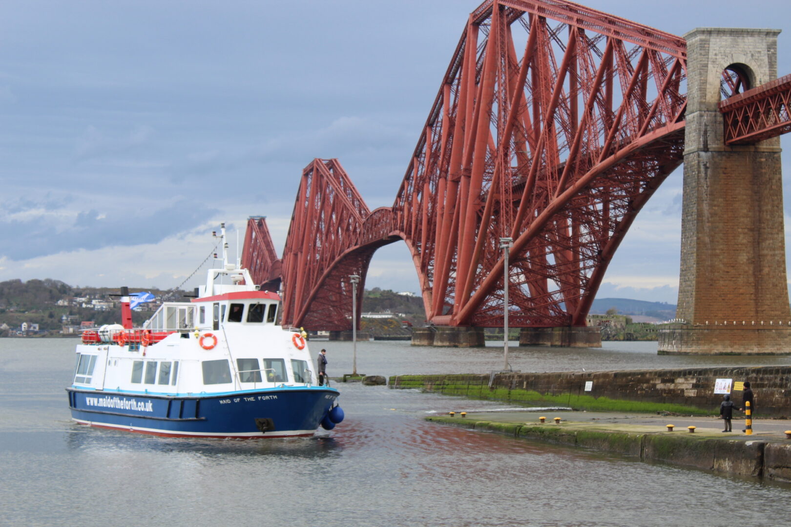 Maid of the Forth boat tours next to the Forth Bridge