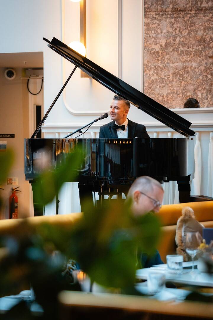 Live Music in The Court