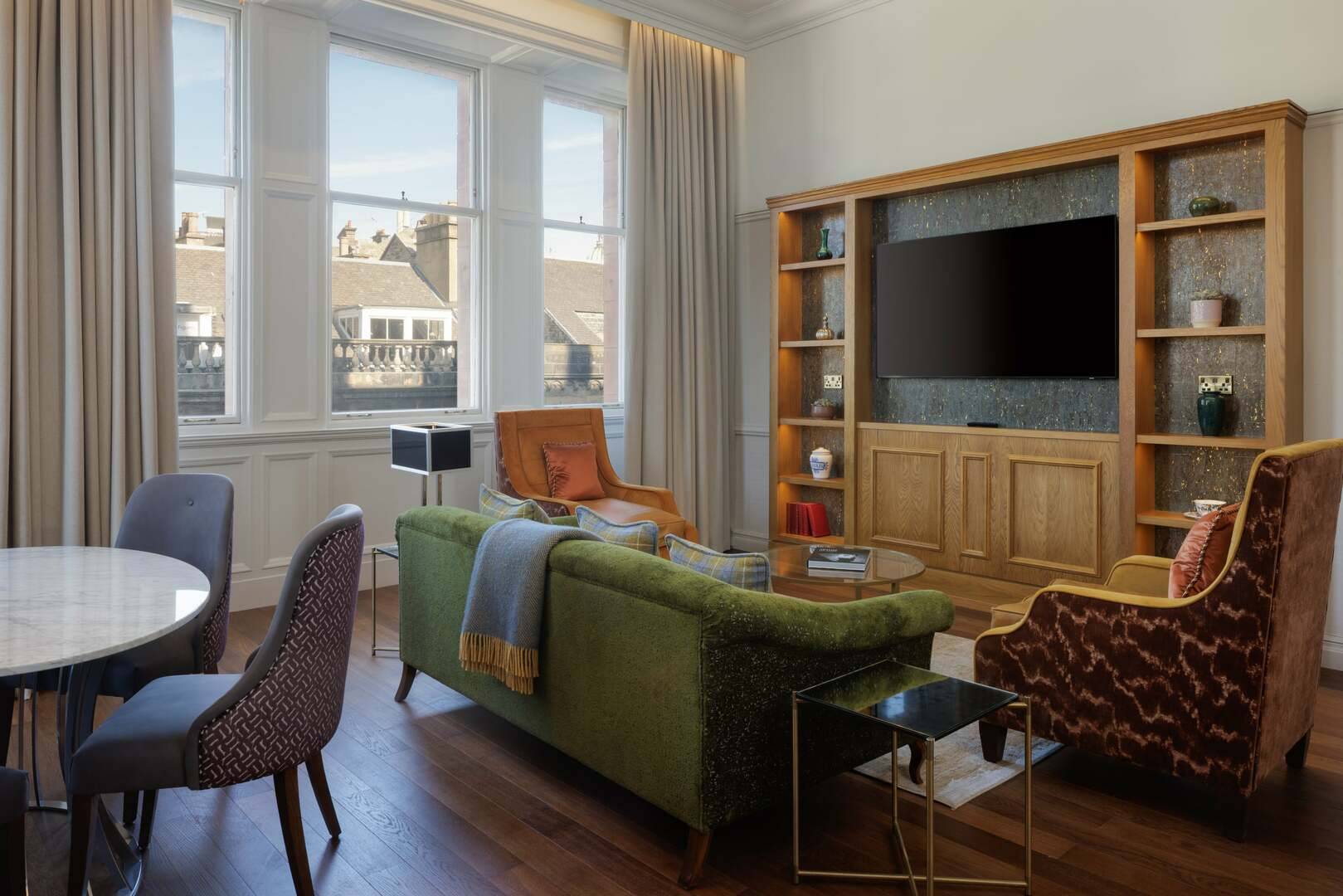 Sir Conan Doyle Suite