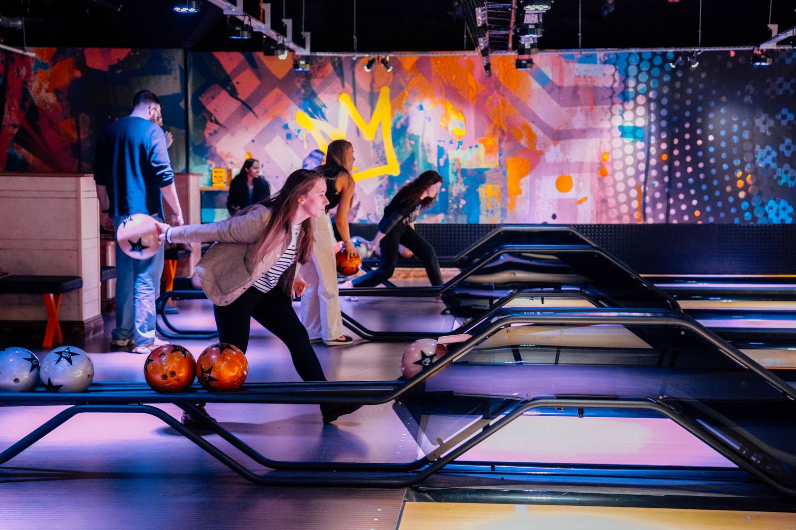 People bowling at King Pins