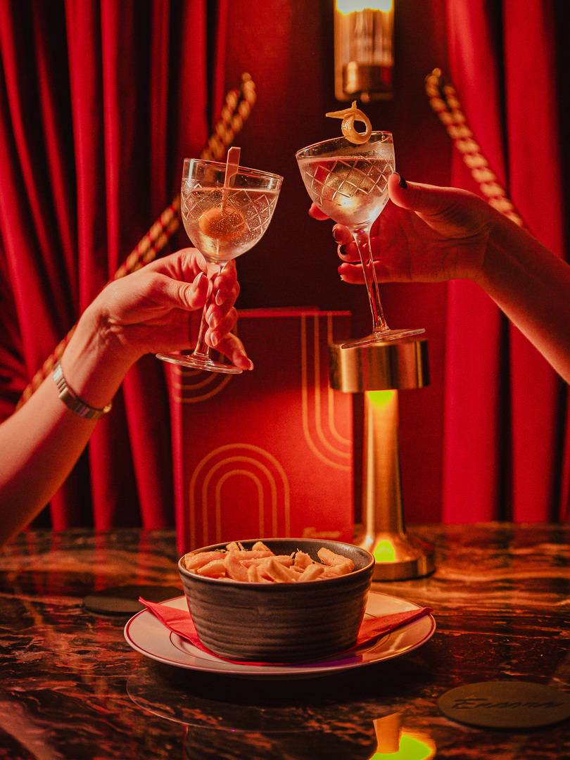 Cocktails at Encore bar