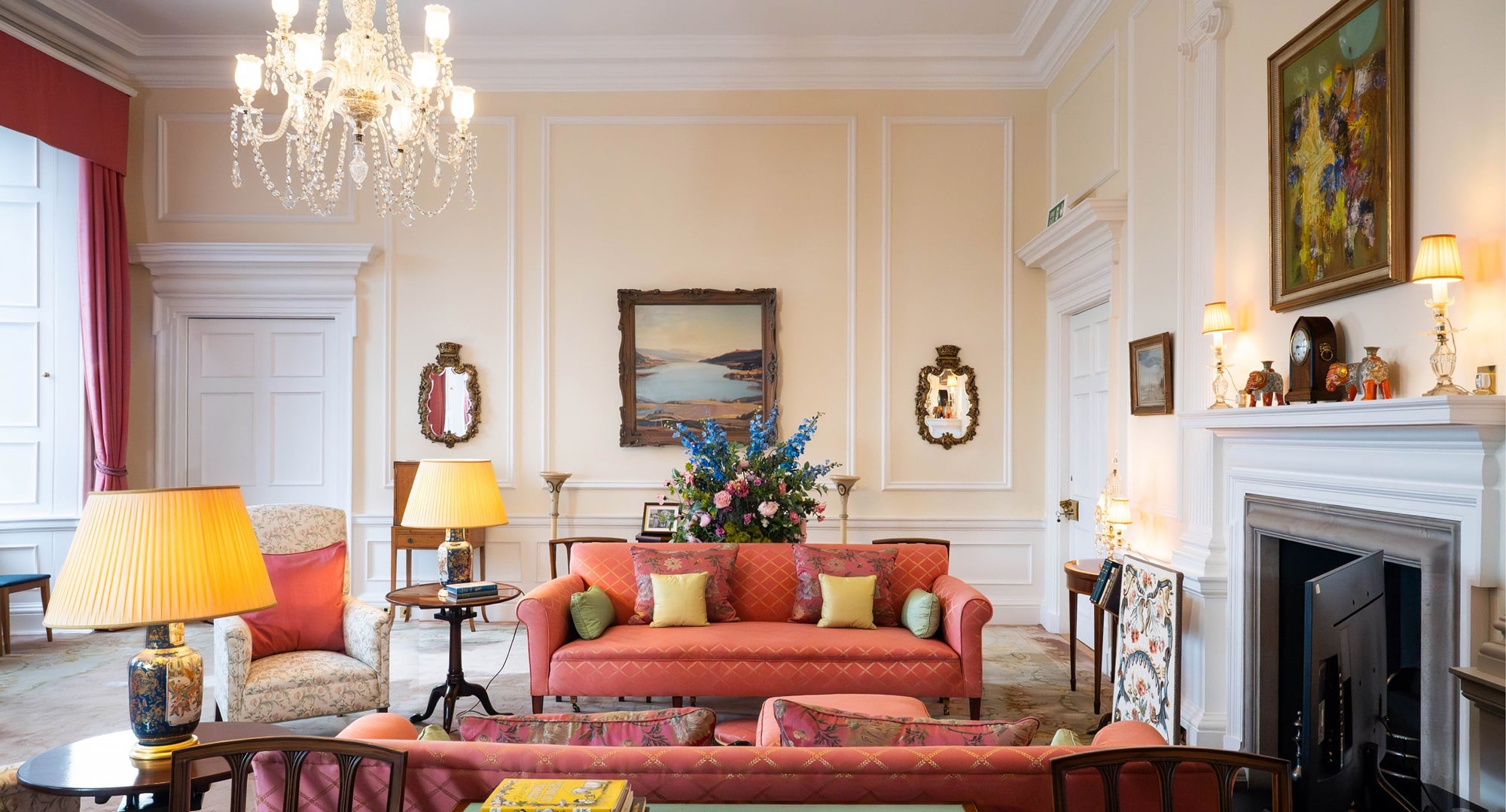 Queen Elizabeth II Private Apartment Tours at Palace of Holyroodhouse
